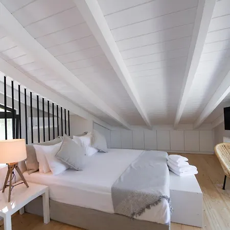 Halcyon Apartment *
